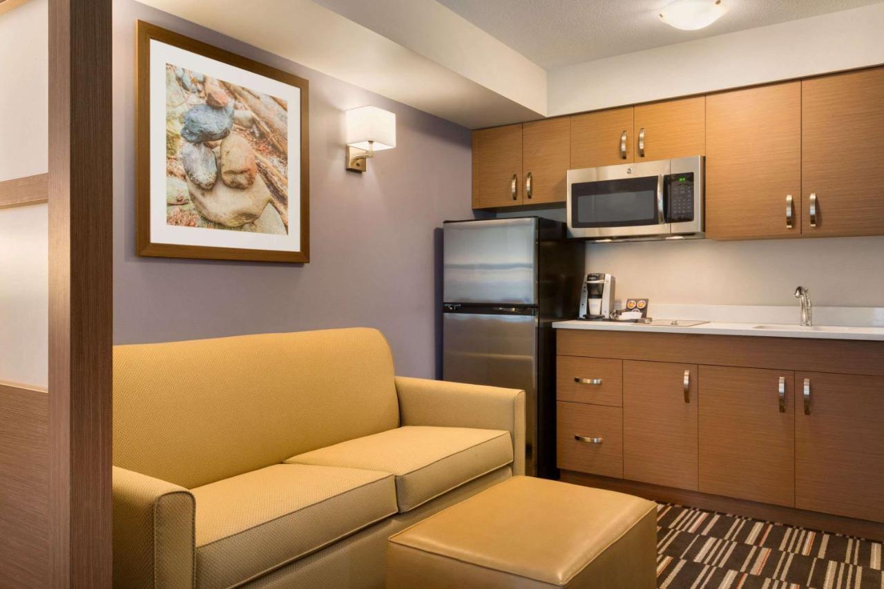 Microtel Inn & Suites By Wyndham Oyster Bay レディスミス エクステリア 写真