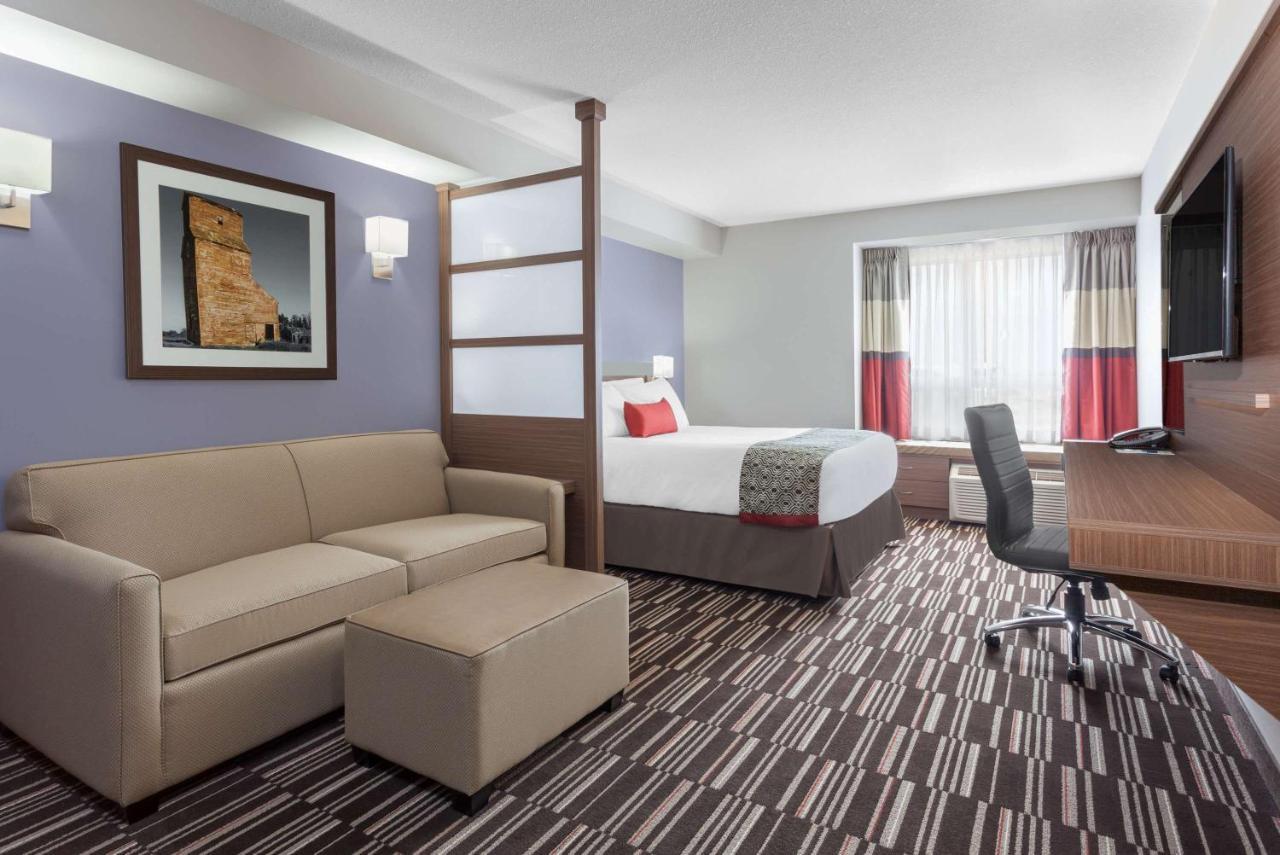 Microtel Inn & Suites By Wyndham Oyster Bay レディスミス 部屋 写真
